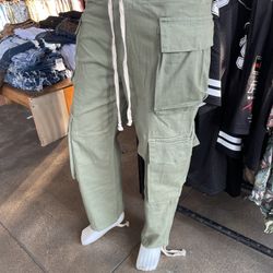 Men’s Cargo Baggie, Wide Leg Jogger Pants Just A Few Sizes Now Left