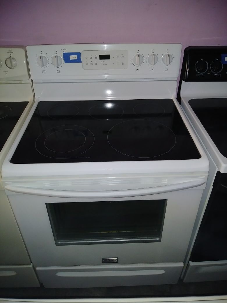 Frigidaire electric stove/range