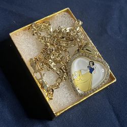 Snow White Necklace 