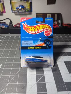 Vintage Mattel Hot Wheels GM Lean Machine Space Series Diecast Metal Vehicle Toy