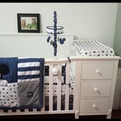 Sorelle Furniture, Crib and Changer Panel Crib