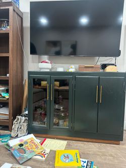 Cabinet/ Entertainment Center