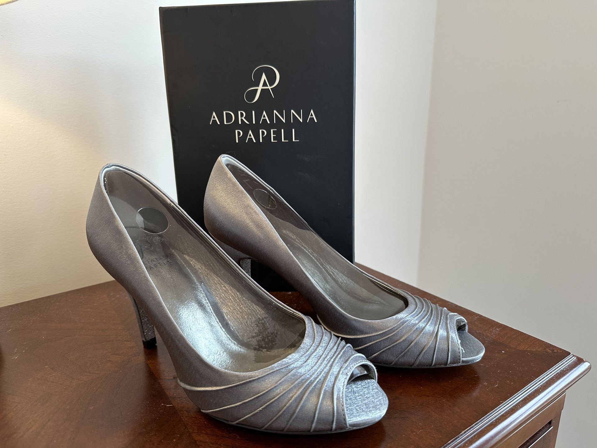 New High Heel Party / Evening Shoes size 8