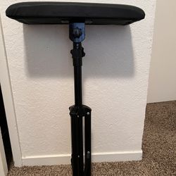 Tattoo arm rest