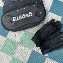 Back plate for pads and gloves