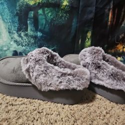 JESSICA SIMPSON Faux House Cozy Slippers Platform (Women Size L) 8-9