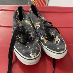 Vans Off the wall womens 9 Hawaiian French bulldog in space lace up tennis. Used condition. Make an offer!