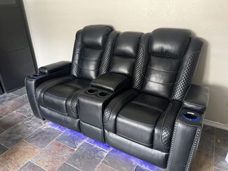 Power Reclining Loveseat With Adjustable Headrest