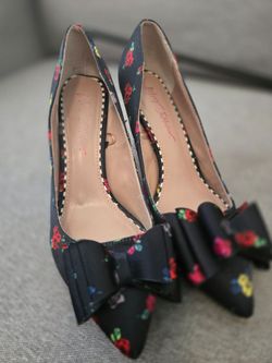 Ladies heels size 8