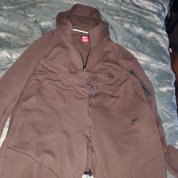 Nike Tech Brown Sweatsuit XL