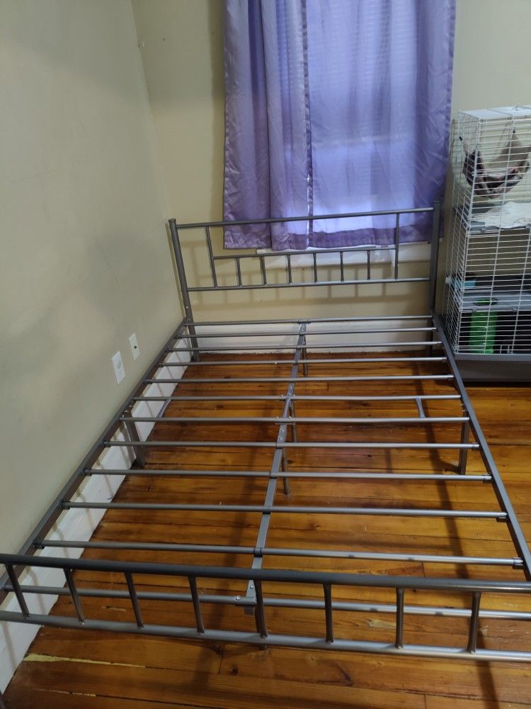 Queen Size Bed 