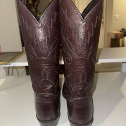 Mena Justin’s boots Sz 12