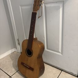 Bohemia Guitar 