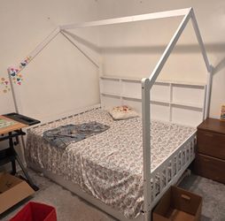Queen Canopy Trundle Bed