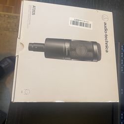 Audio Technica AT2035 with XLR cable and arm