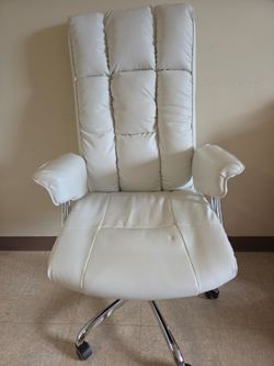 Odfice Chair Very confee.