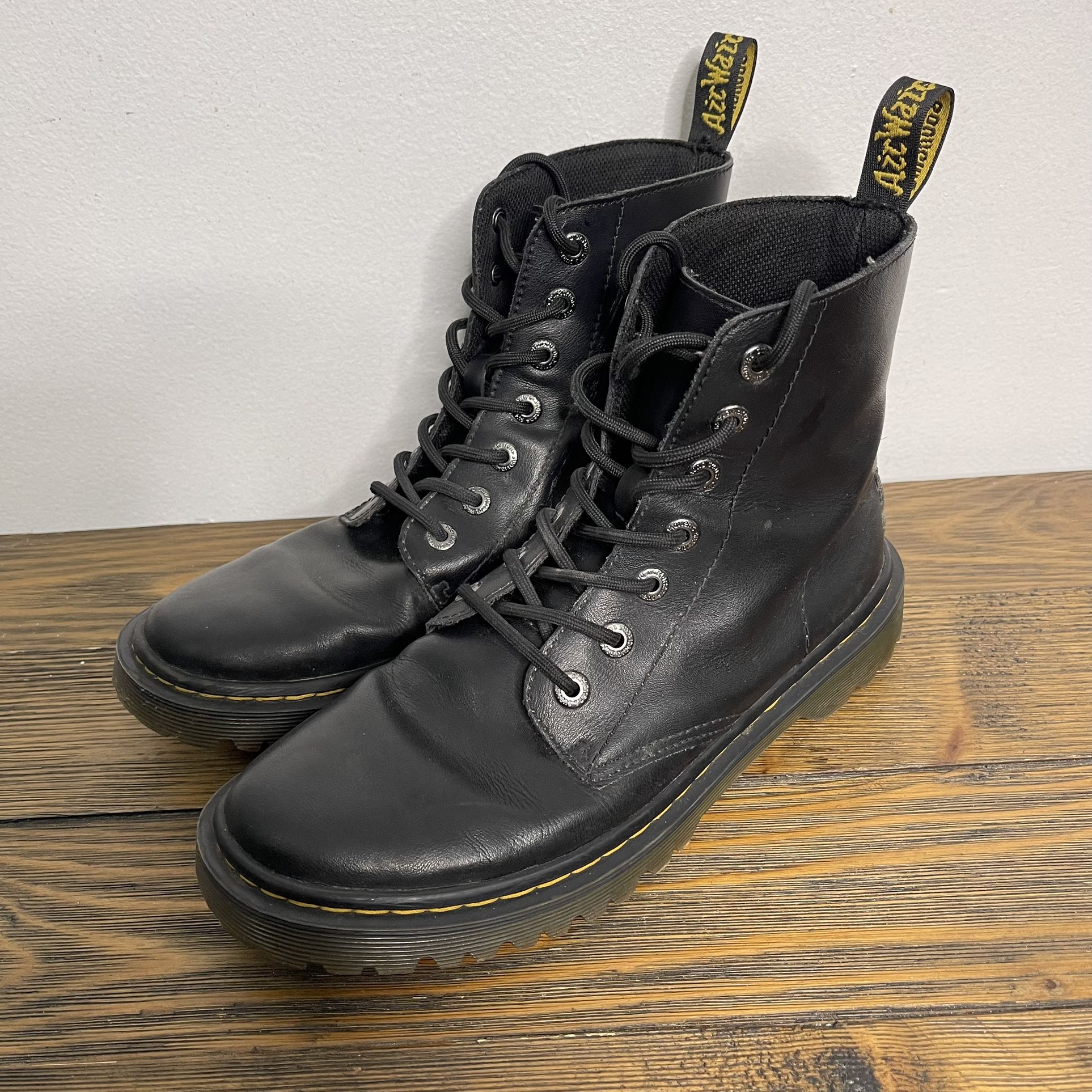 Dr Martens Boots Women’s Size 9 Men’s 7.5