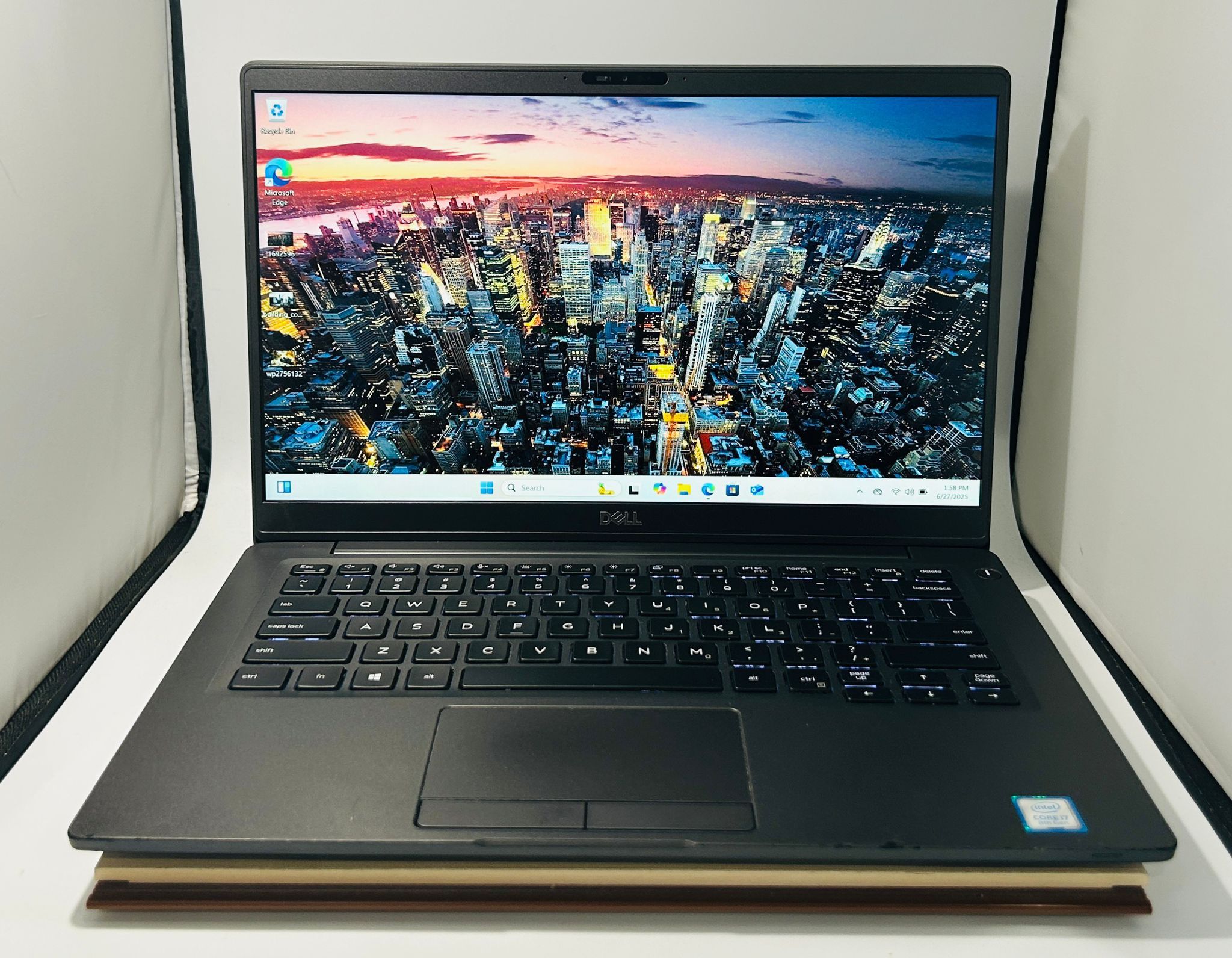 Dell Latitude 7400 14-inch Intel Core i7-8665 2.11Ghz 8GB 256GB SSD Windows 11 Pro