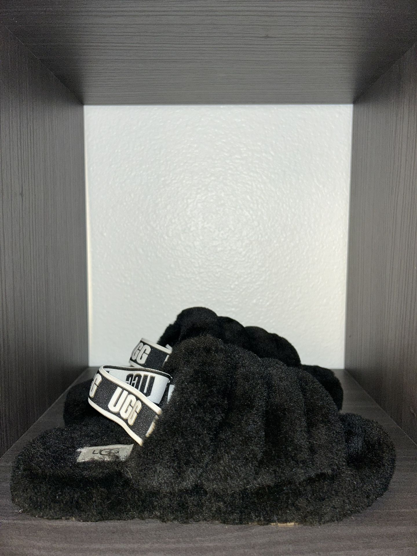 UGG “Fluff Yeah Slide”