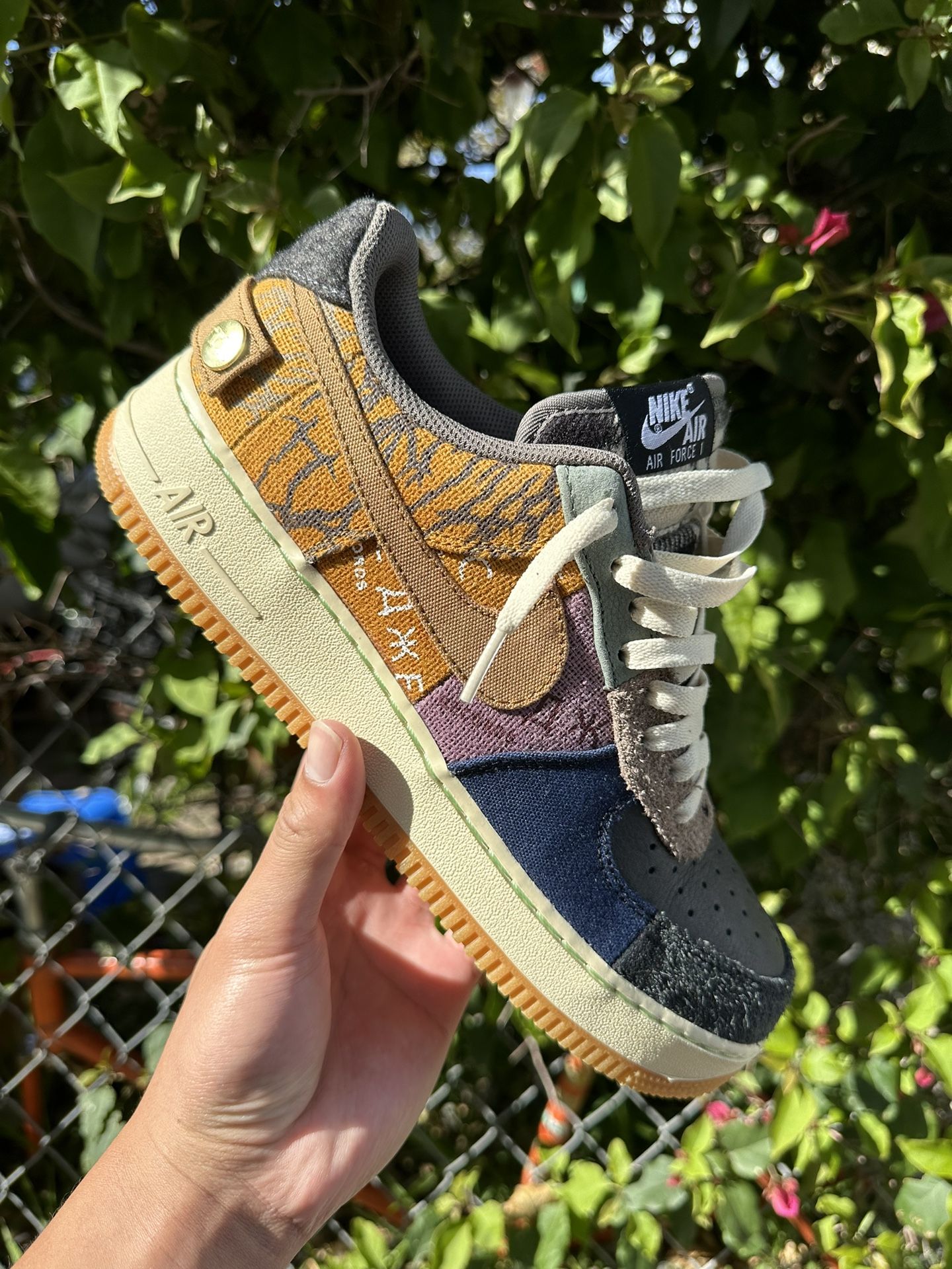 Size 9.5 Travis Scott Air Force One