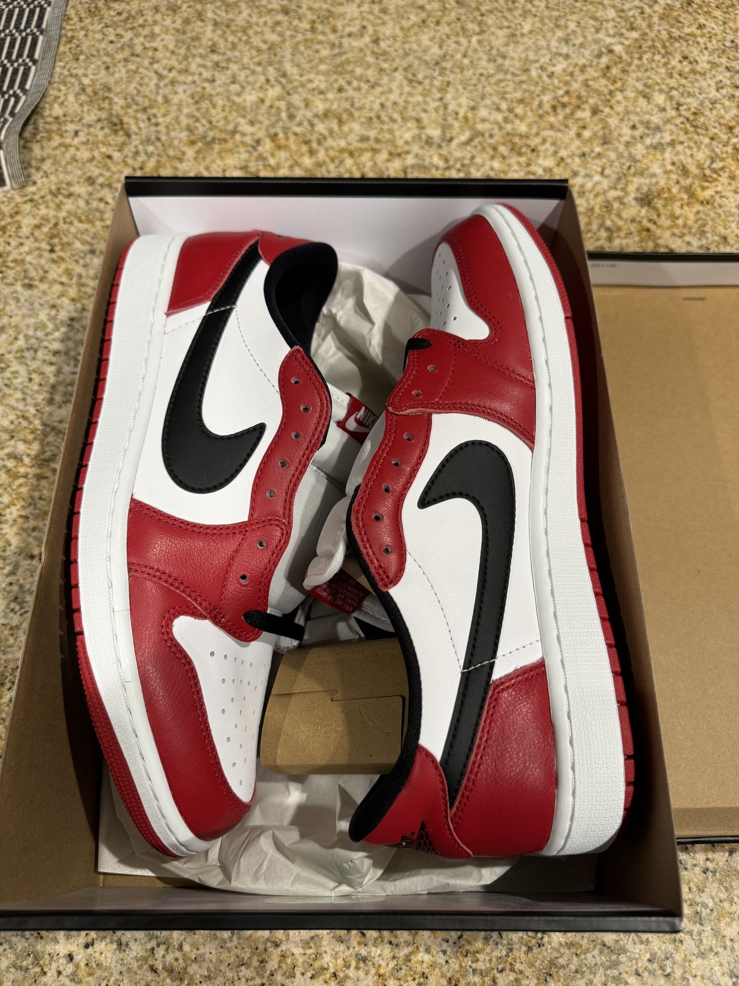 Jordan 1 Low Chicago Sz 12