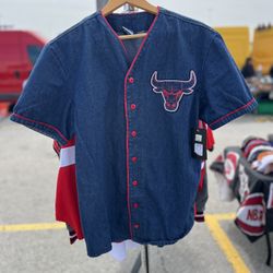 New Rare Y2K Chicago Bulls NBA Denim Button Up Jersey Streetwear Size Large.  