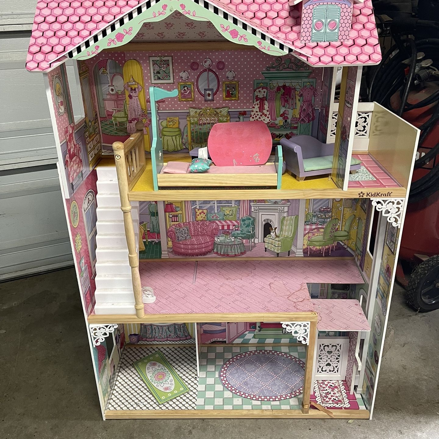 Doll House 