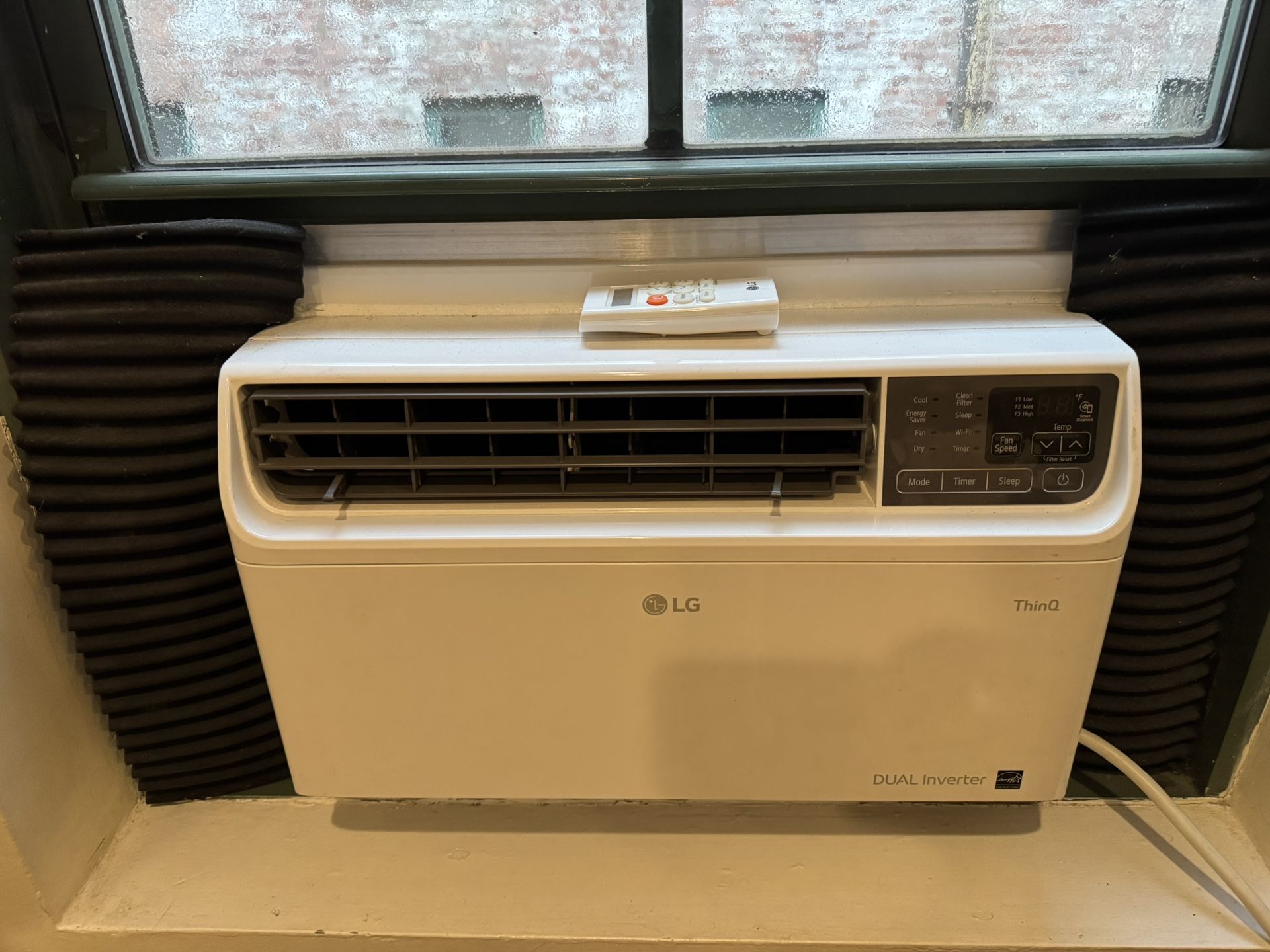LG In-window Air Conditioner