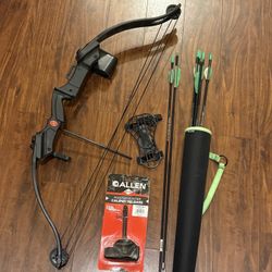 Bow and arrow set 