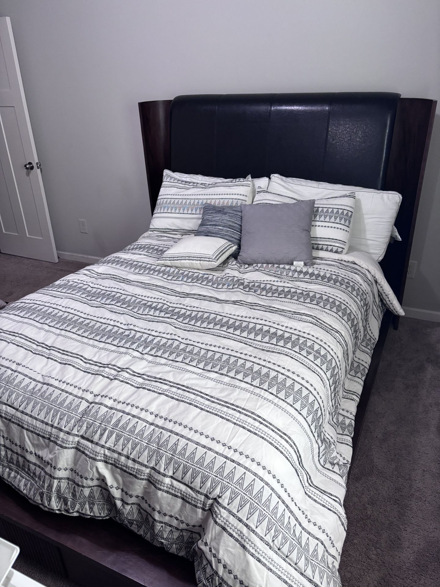 Queen size Bed Frame With Dresser And Mirror