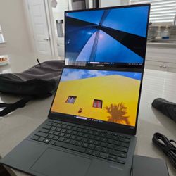 Asus Zenbook Duo laptop Dual screen 