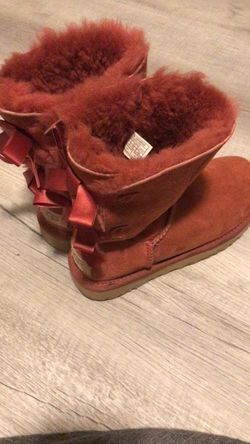 burgundy uggs