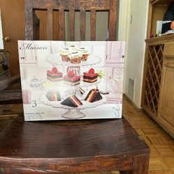 Maison 3 tier pastry stand
