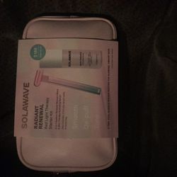 Solawave Radiant Renewal Light Therapy Starter Kit