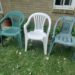 (3) Outdoor Plastic Chairs! 
