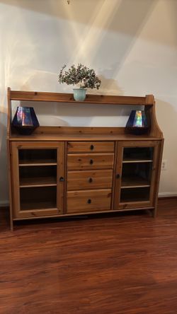 BUFFET EXCELLENT CONDITION STURDY