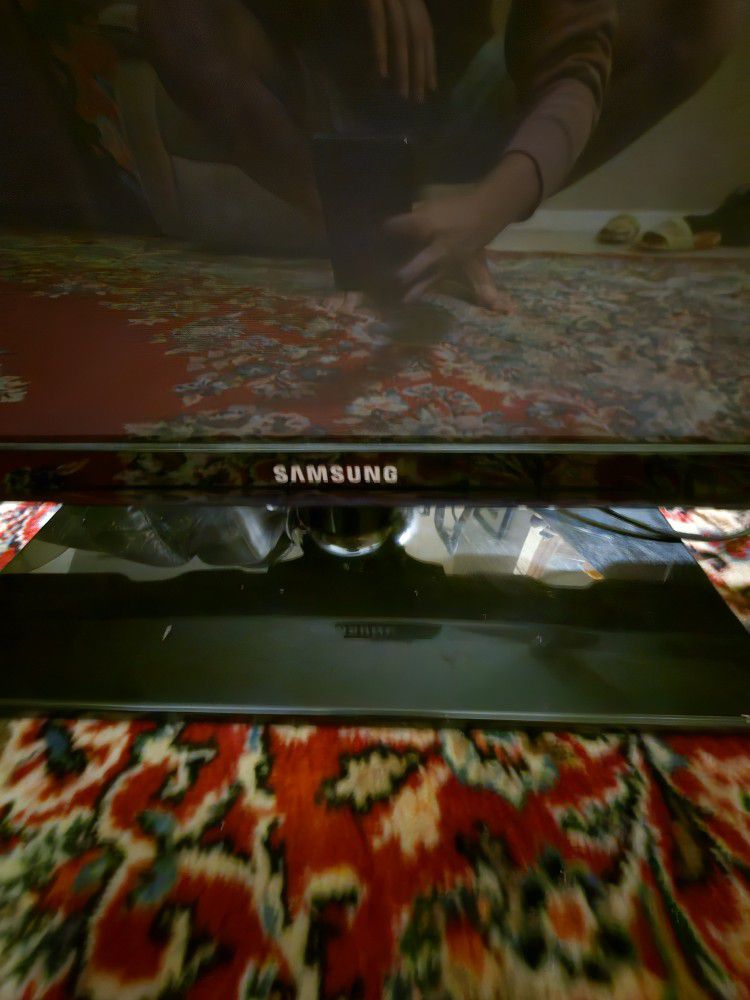 54 Inch Samsung Flat Screen TV 