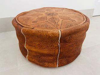 Marrocan Brown Leather Pouf