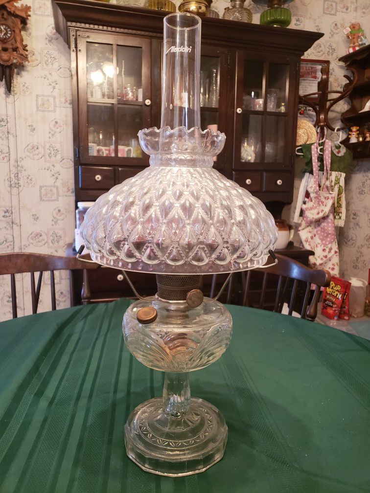 Working Vintage Aladin Oil Lamp