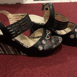 Floral Embroidered Wedge Sandals