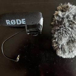 Rode Video Mic Pro With Camera Mount And Wind Muff