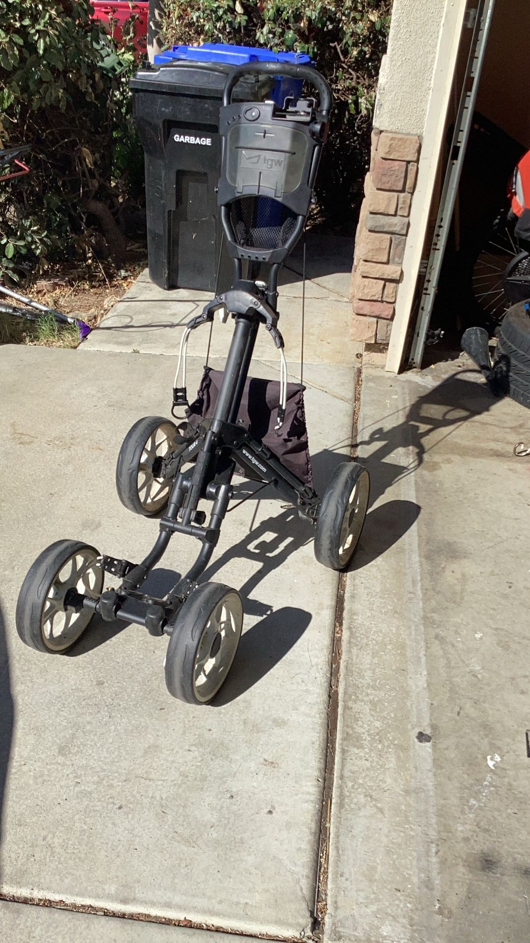 Four Wheel golf club court new system excellent condition