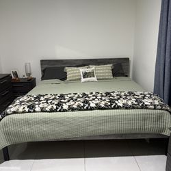 Bedroom Set/ Juego De Cuarto