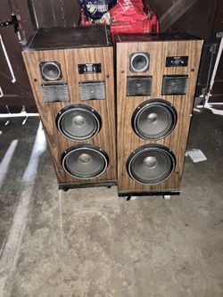 Twin Pilot Tower Speakers