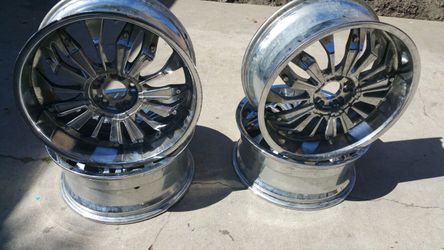 22"rims crome in good condition universal