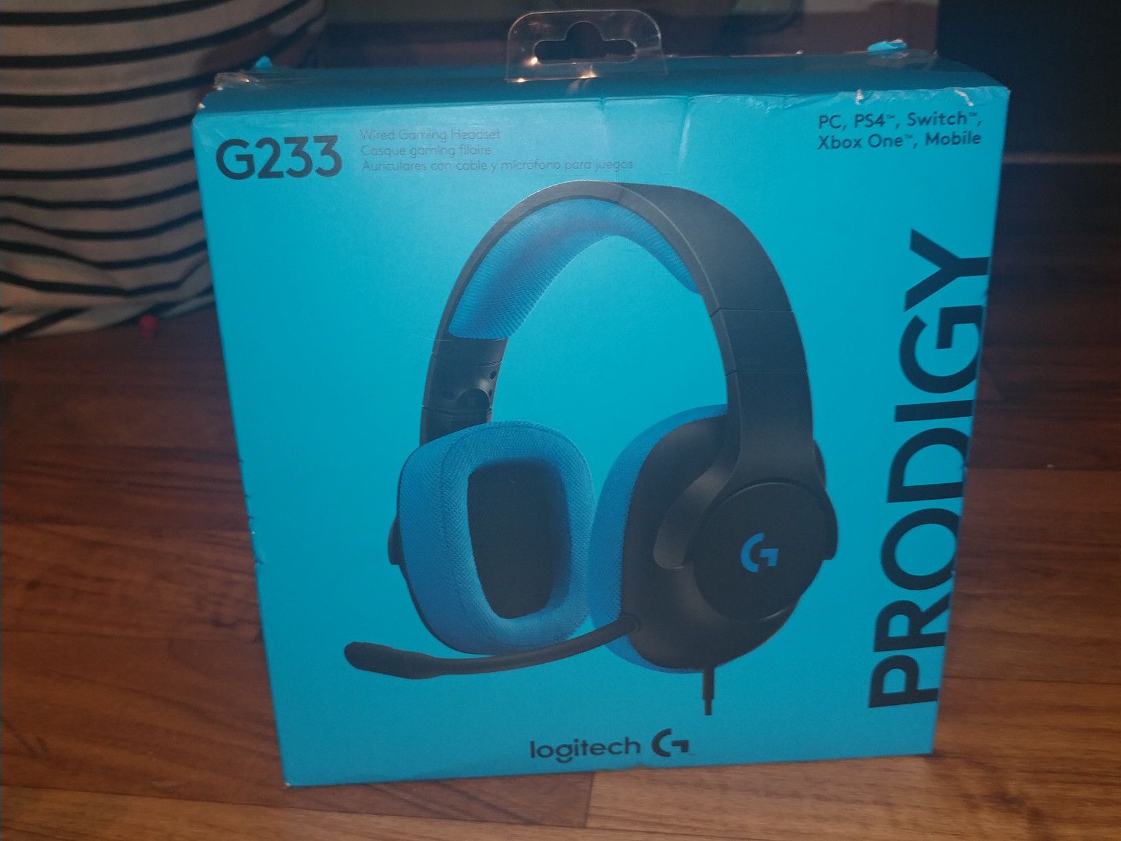 Logitech Prodigy g223 gaming headphones 4 PC PS4 switch Xbox One and mobile