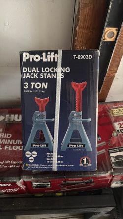 Brand new 3 ton jack stands