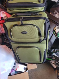 US traveler 2 pack suitcase