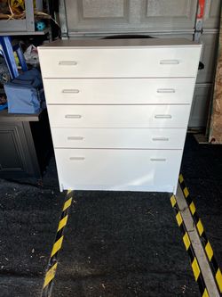 Techline 5 Drawer Dresser