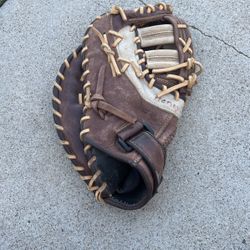 Mizuno First Baseman Lefty Baseball Glove